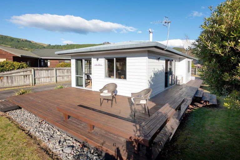 Photo of property in 4 Antonia Place, Kinloch, Taupo, 3377