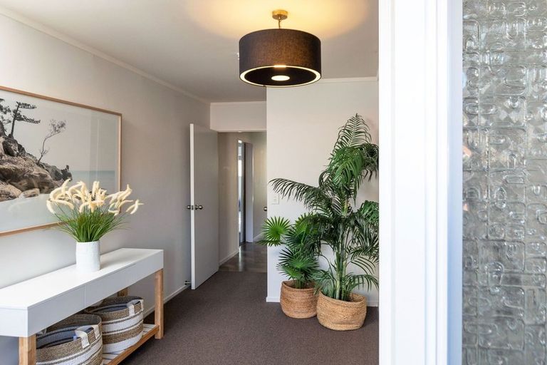 Photo of property in 8b Whiteley Street, Moturoa, New Plymouth, 4310