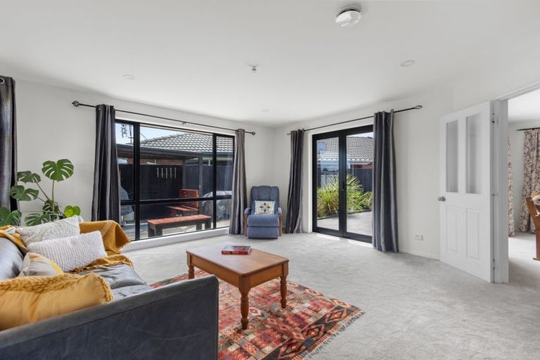 Photo of property in 43 Broadhaven Avenue, Parklands, Christchurch, 8083