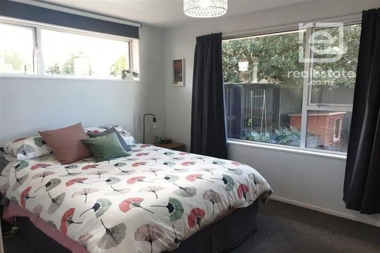 Photo of property in 2/110b Withells Road, Avonhead, Christchurch, 8042