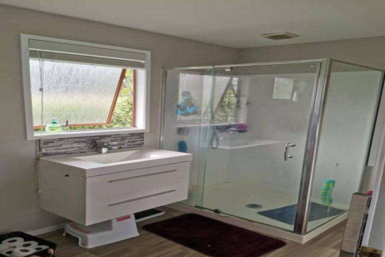 Photo of property in 49 Lavery Place, Sunnynook, Auckland, 0632