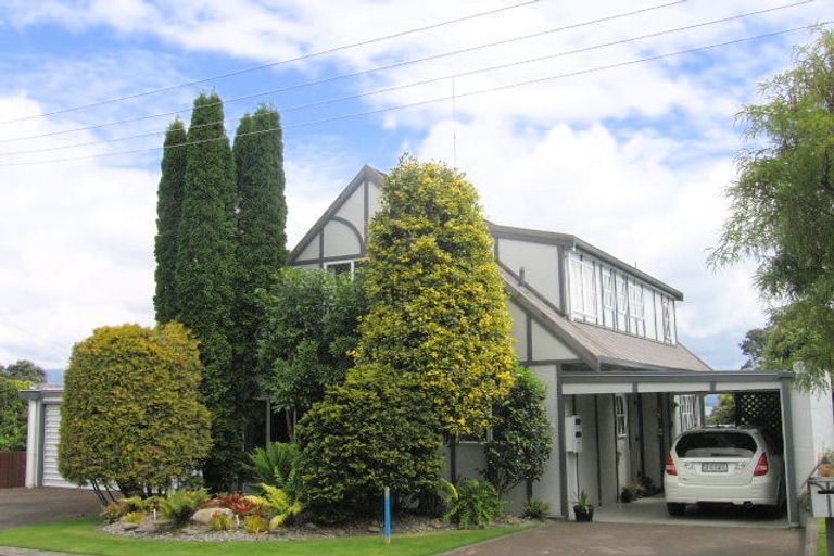 Photo of property in 16 Kowai Grove, Omokoroa, 3114