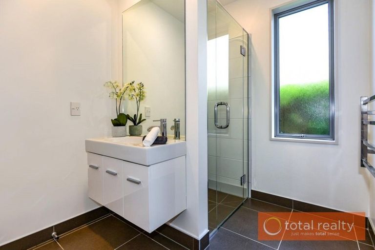 Photo of property in 86 Somerfield Street, Somerfield, Christchurch, 8024