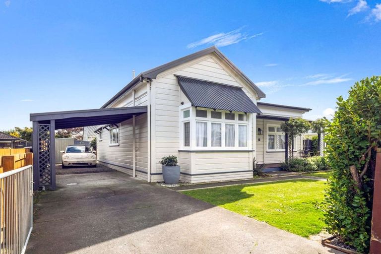 Photo of property in 11 Carow Street, Palmerston North, 4410