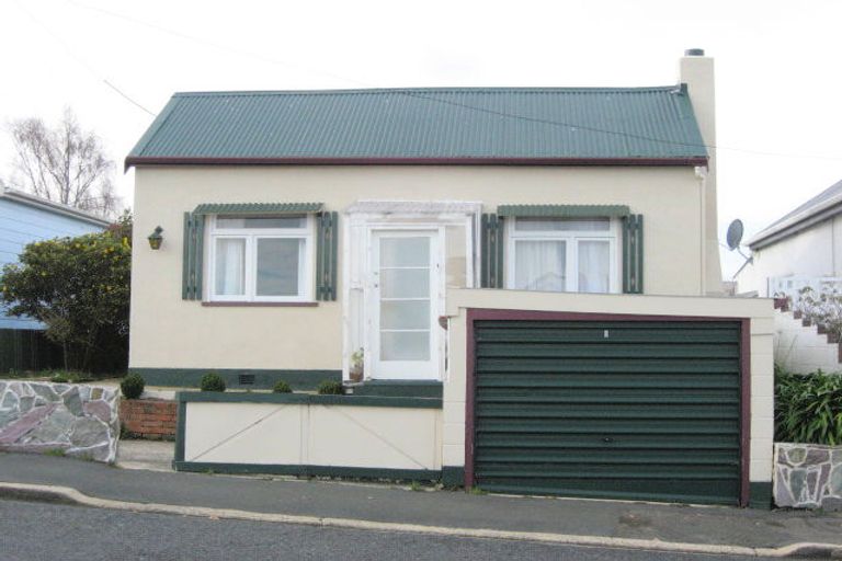 Photo of property in 8 Beresford Street, Kaikorai, Dunedin, 9010