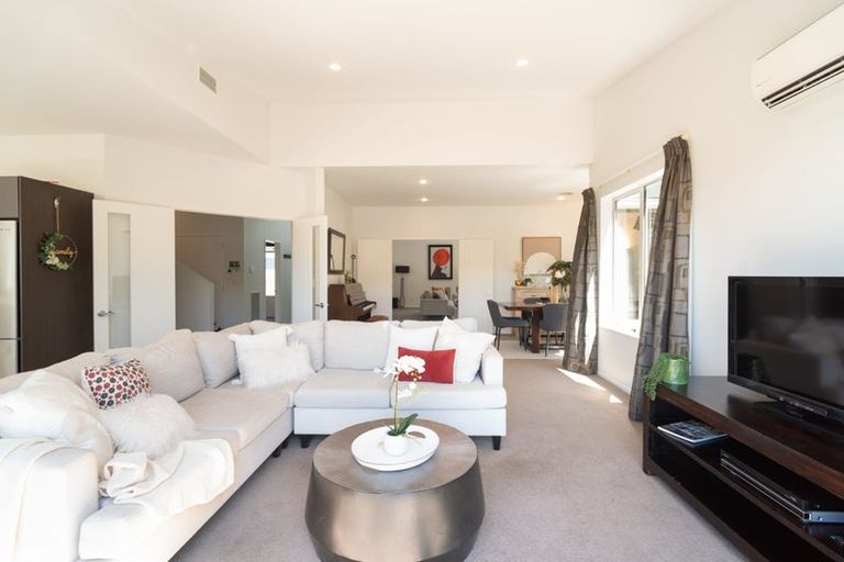 Photo of property in 58 Amesbury Drive, Churton Park, Wellington, 6037