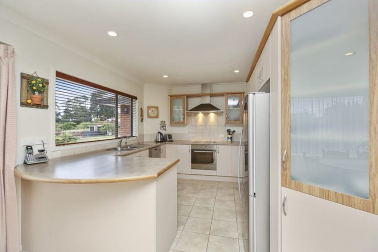 Photo of property in 10 Kororako Grove, Whalers Gate, New Plymouth, 4310