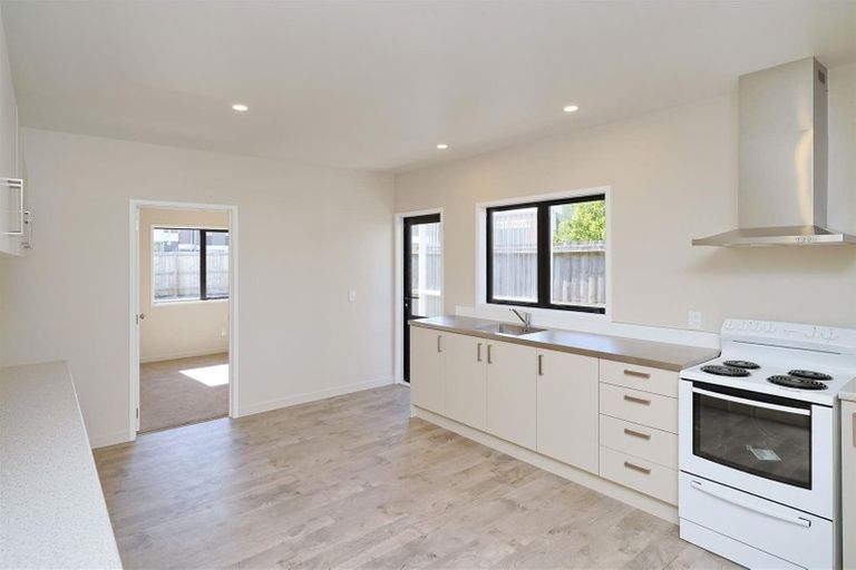 Photo of property in 2/141 Peverel Street, Riccarton, Christchurch, 8041