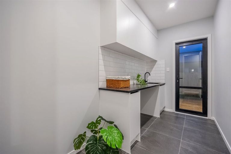 Photo of property in 17 Mcindoe Road, Kumeu, 0810