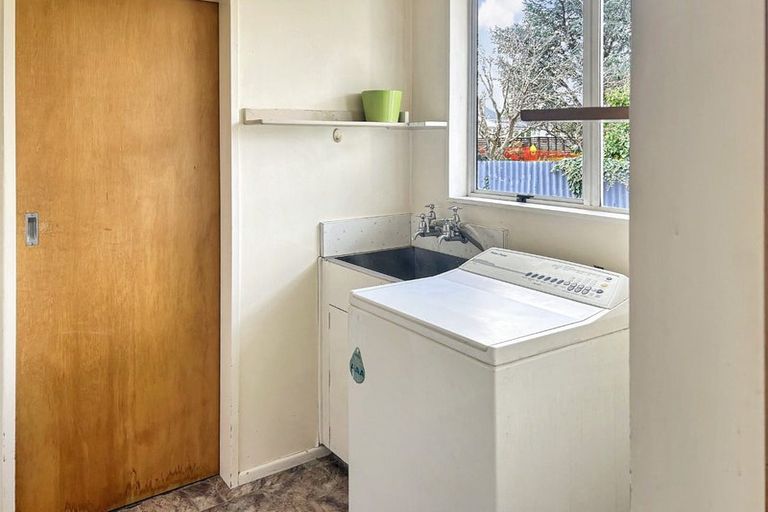 Photo of property in 5 Tait Place, Carterton, 5713