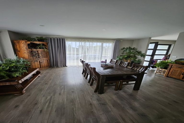 Photo of property in 21 Johns Creek Crescent, Silverdale, 0932