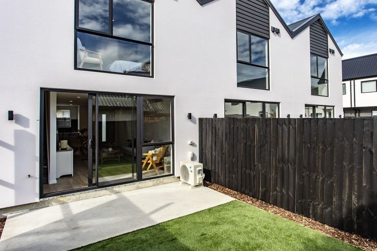 Photo of property in 9/29 Main Road South, Sockburn, Christchurch, 8042