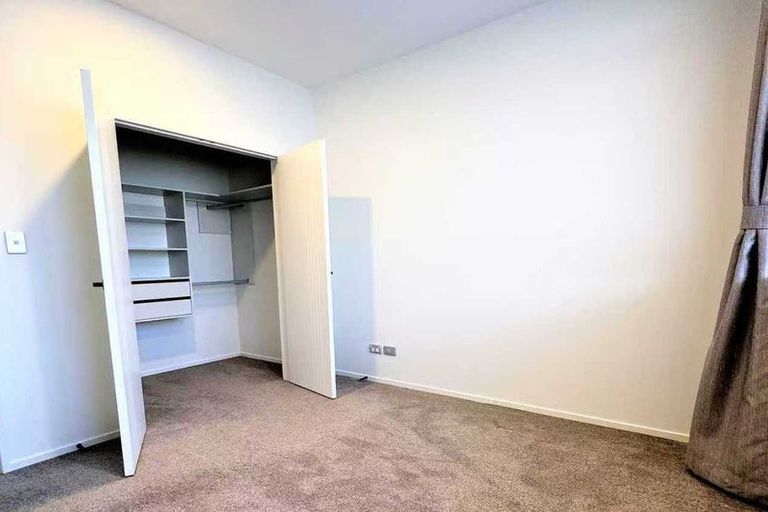 Photo of property in 12 William Calvert Drive, Swanson, Auckland, 0614