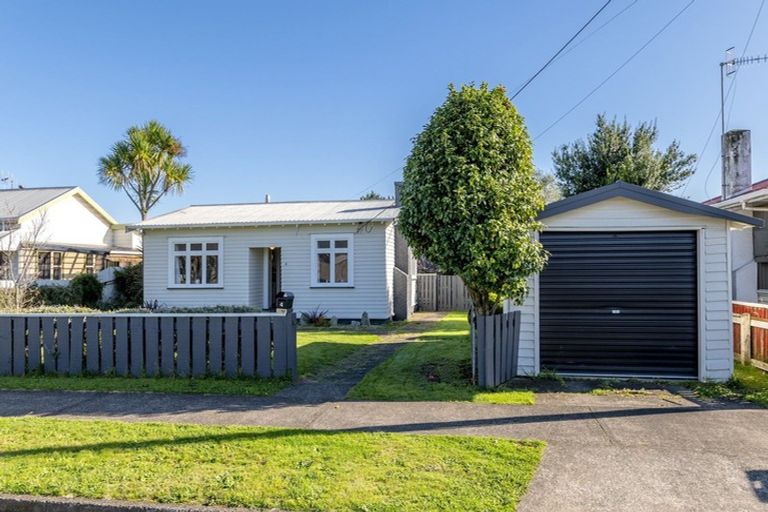Photo of property in 4 Reeve Street, Levin, 5510