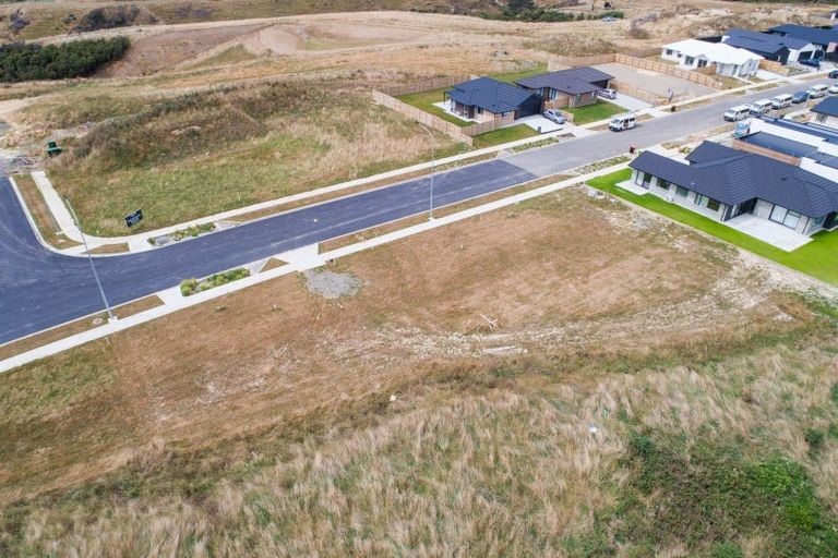 Photo of property in 83 Atlantic Drive, Fitzherbert, Palmerston North, 4410