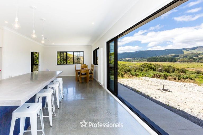 Photo of property in 9 Margaret Mahy Drive, Blue Mountains, Upper Hutt, 5371