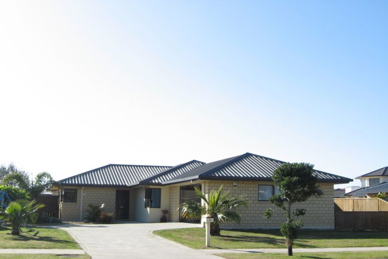 Photo of property in 8 Ohuirehe Road, Coastlands, Whakatane, 3120