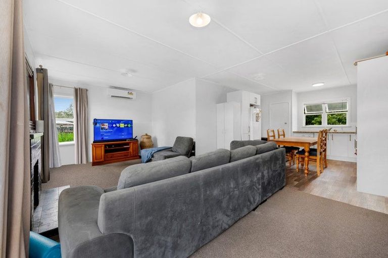 Photo of property in 15 Kerry Place, Papakura, 2110