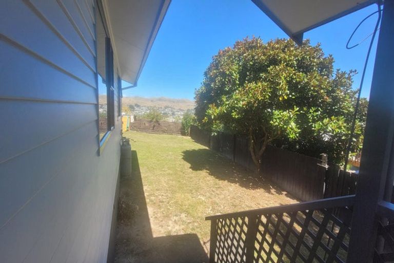 Photo of property in 10 Sombrero View, Ascot Park, Porirua, 5024
