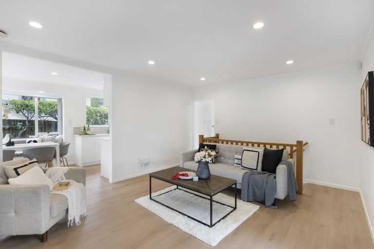 Photo of property in 15 Cunliffe Place, Glenfield, Auckland, 0629