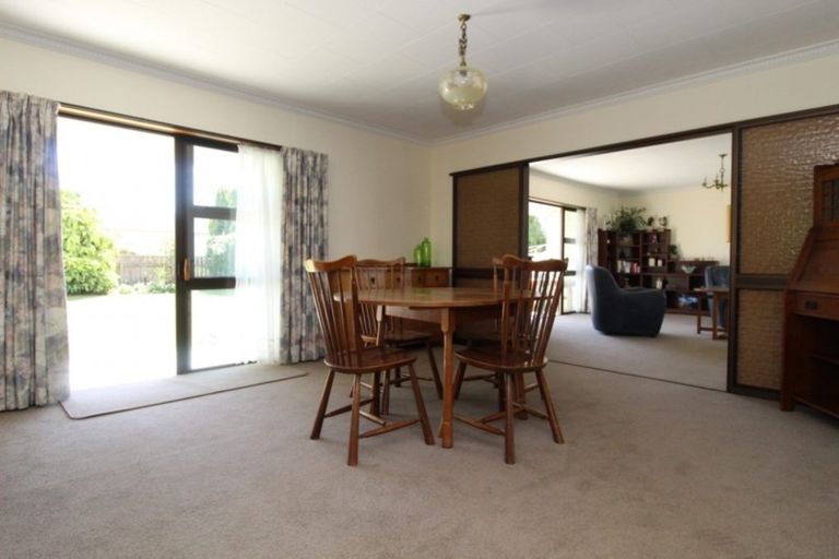 Photo of property in 10 Timaru Road, Waimate, 7924