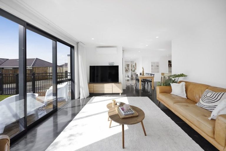 Photo of property in 12a Kauri Street, Merrilands, New Plymouth, 4312