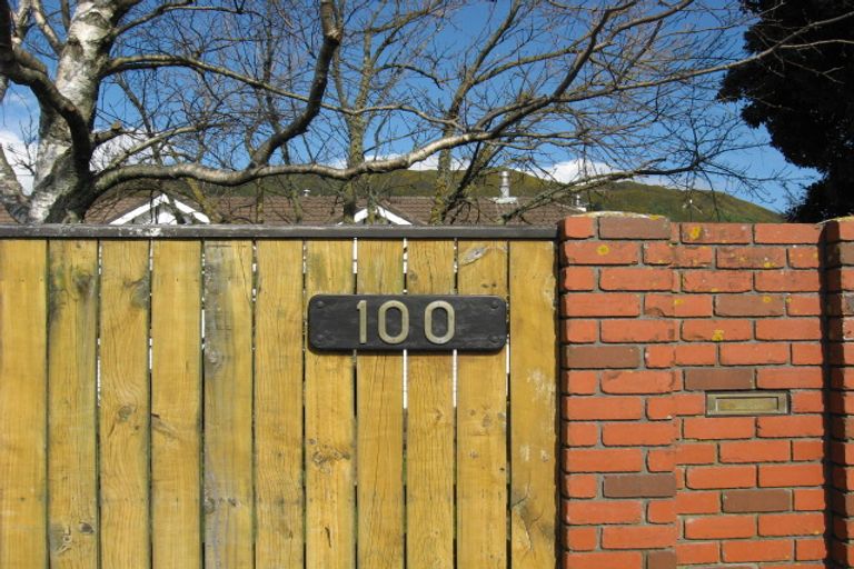 Photo of property in 100 Waiwhetu Road, Waterloo, Lower Hutt, 5011