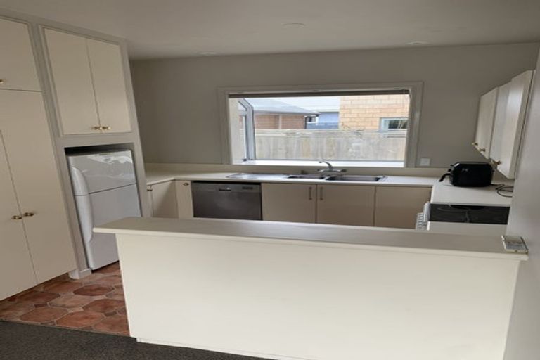 Photo of property in 37 Lyndon Street, Riccarton, Christchurch, 8041