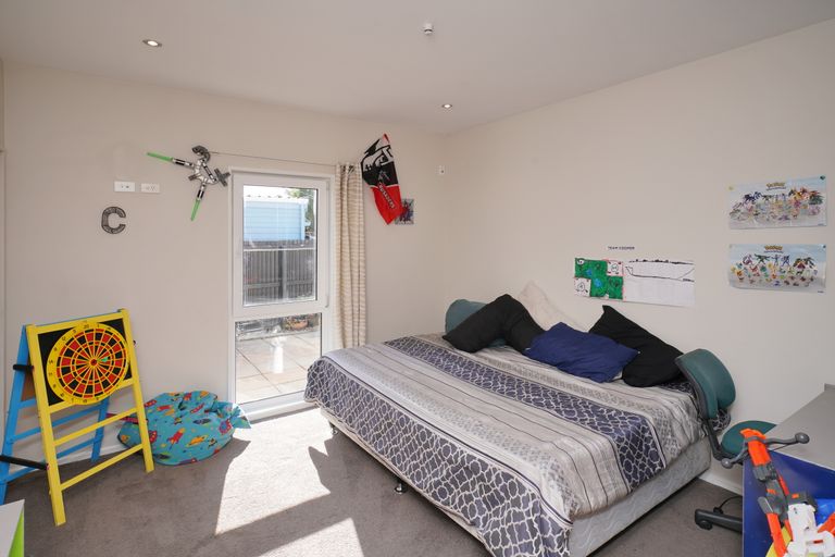 Photo of property in 319 Estuary Road, South New Brighton, Christchurch, 8062