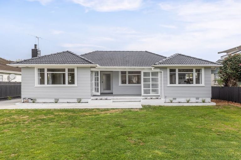 Photo of property in 11 Read Street, Levin, 5510