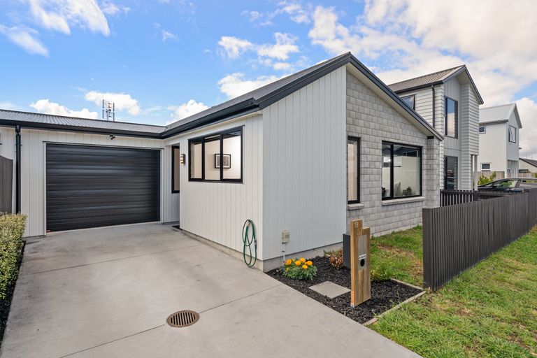 Photo of property in 19 Te Paea Crescent, Papamoa Beach, Papamoa, 3118