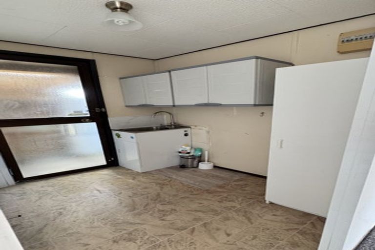 Photo of property in 121 Shifnal Drive, Randwick Park, Auckland, 2105