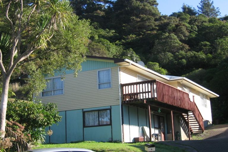 Photo of property in 9 Bogle Grove, Stokes Valley, Lower Hutt, 5019