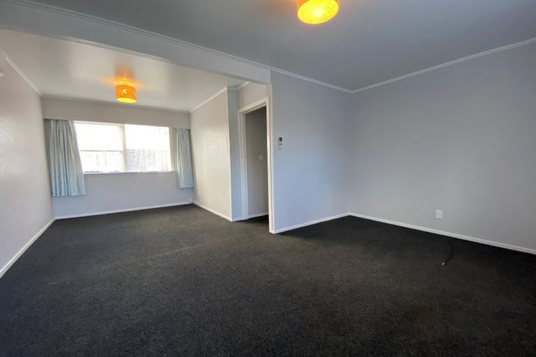 Photo of property in 30 Dakota Avenue, Beach Haven, Auckland, 0626