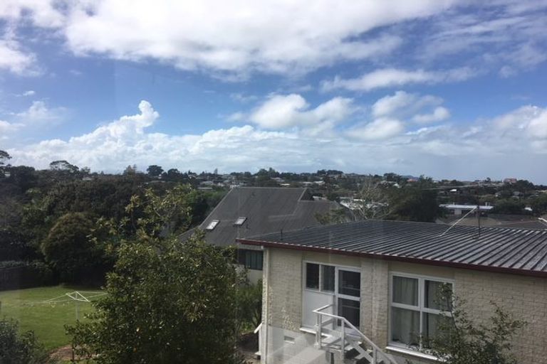 Photo of property in 68 Gladstone Road, Northcote, Auckland, 0627