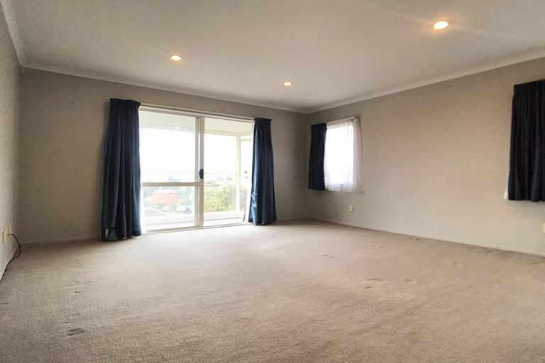 Photo of property in 16 Mcfetridge Place, Hillcrest, Auckland, 0627