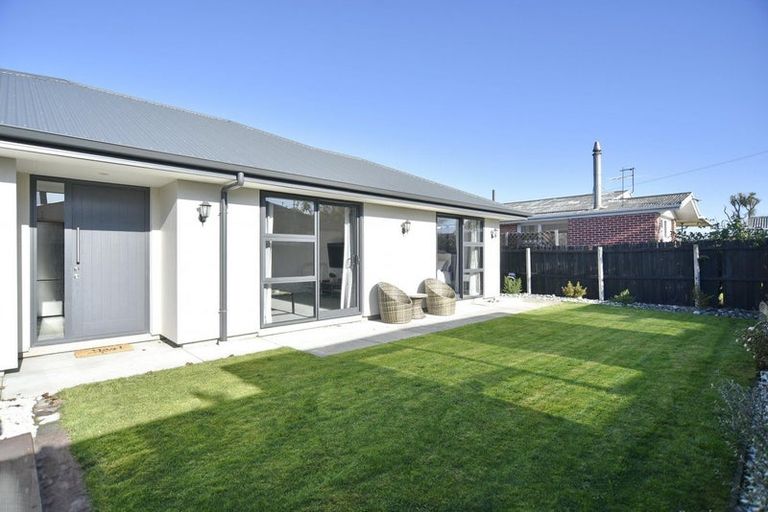 Photo of property in 411a Bower Avenue, Parklands, Christchurch, 8083