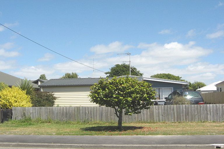 Photo of property in 1a Badger Street, Parklands, Christchurch, 8083