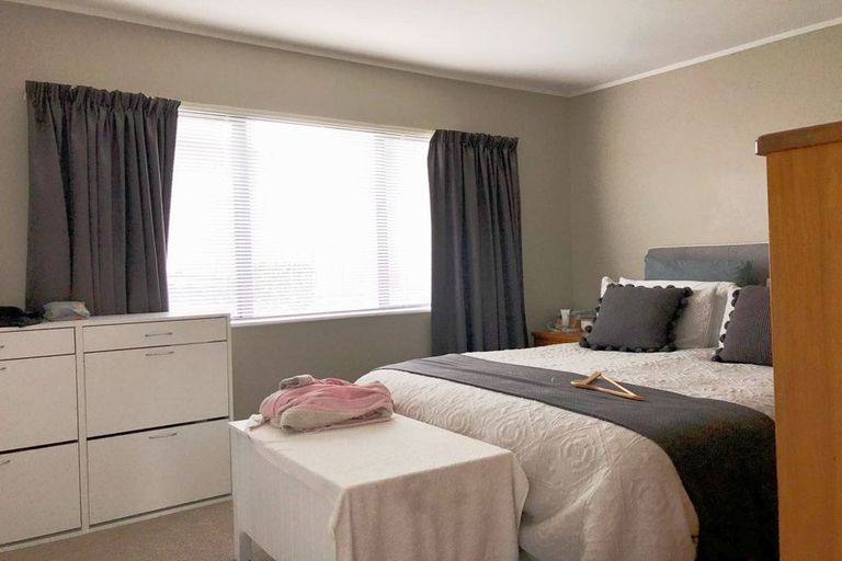 Photo of property in 8a Spring Grove, Henderson, Auckland, 0612