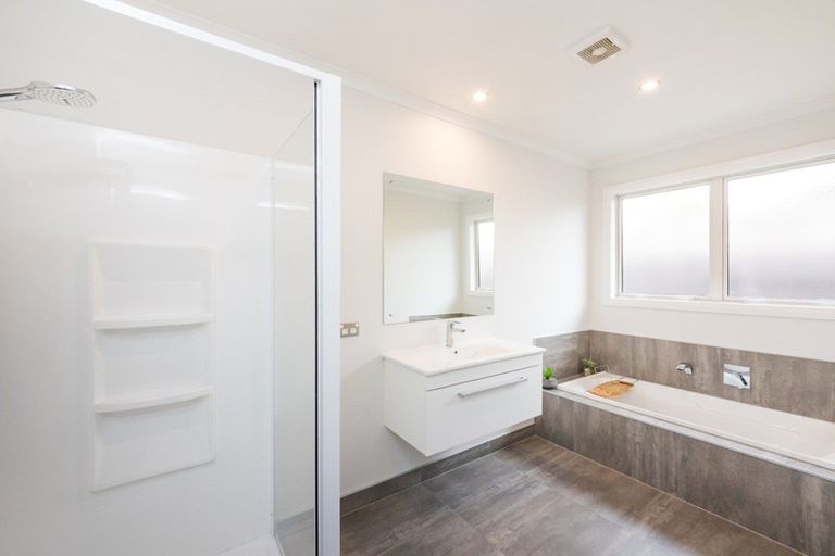 Photo of property in 10 Silicon Way, Fitzherbert, Palmerston North, 4410