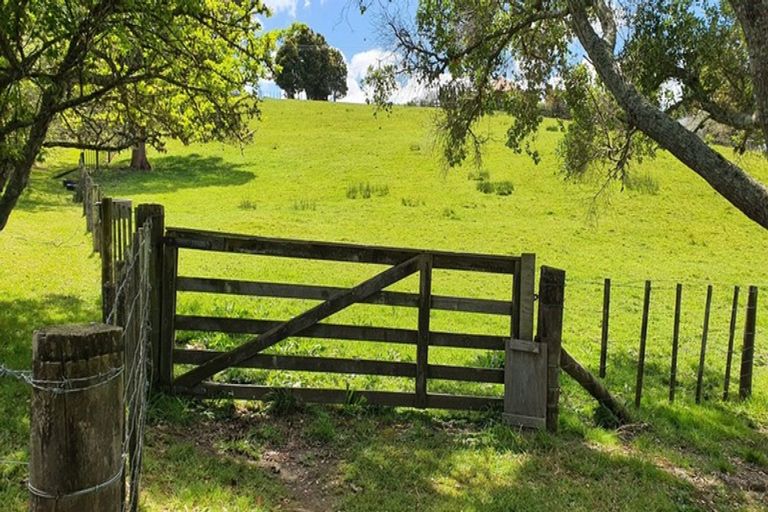 Photo of property in 151 Old Parua Bay Road, Abbey Caves, Whangarei, 0175