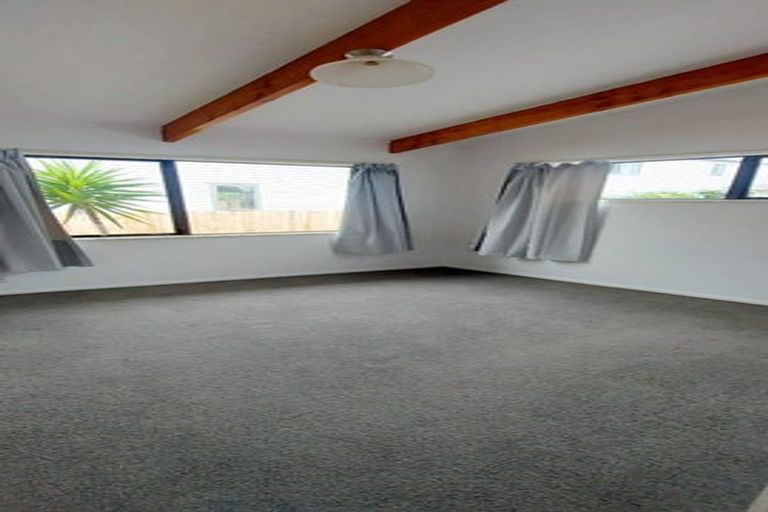 Photo of property in 1/166 Nile Road, Milford, Auckland, 0620