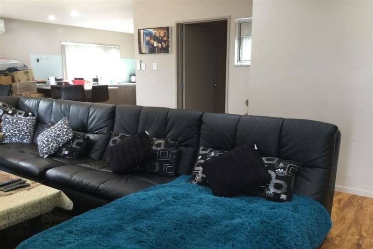 Photo of property in 23a Kelman Road, Kelston, Auckland, 0602