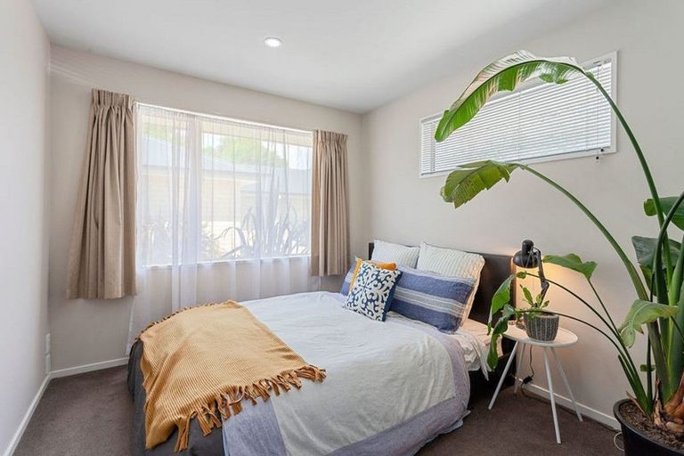 Photo of property in 52 Thackeray Place, Waltham, Christchurch, 8023