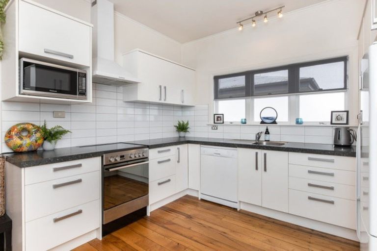 Photo of property in 2 Riverbend Road, Onekawa, Napier, 4110