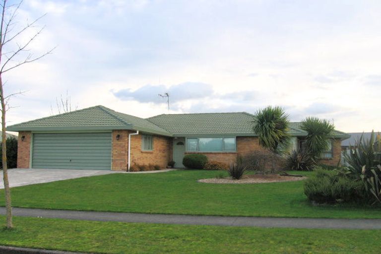 Photo of property in 13 Bouverie Crescent, Flagstaff, Hamilton, 3210
