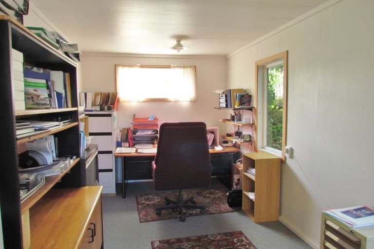 Photo of property in 17 Kibblewhite Road, Masterton, 5810