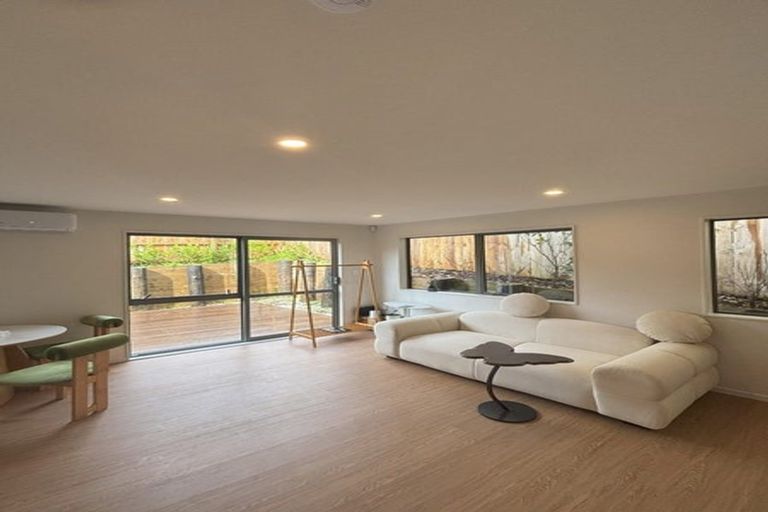 Photo of property in 49e Oaktree Avenue, Browns Bay, Auckland, 0630