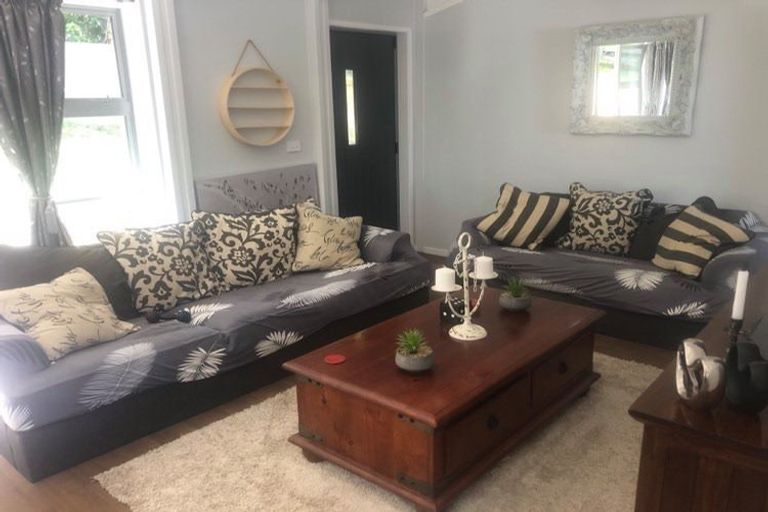 Photo of property in 2 Tuhua Lane, Brown Owl, Upper Hutt, 5018