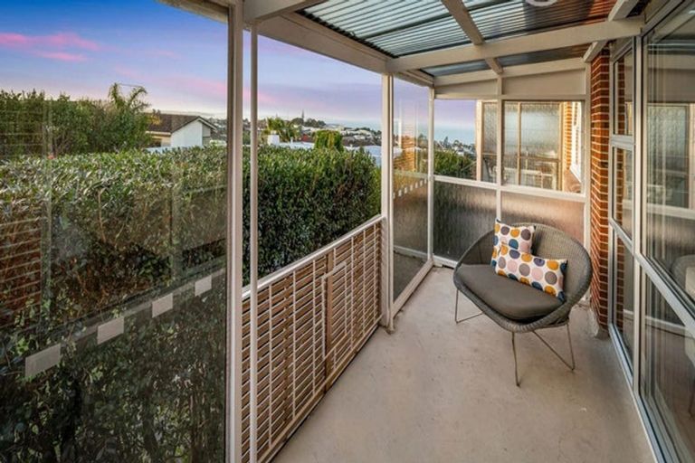 Photo of property in 3/5 Braemar Road, Castor Bay, Auckland, 0620